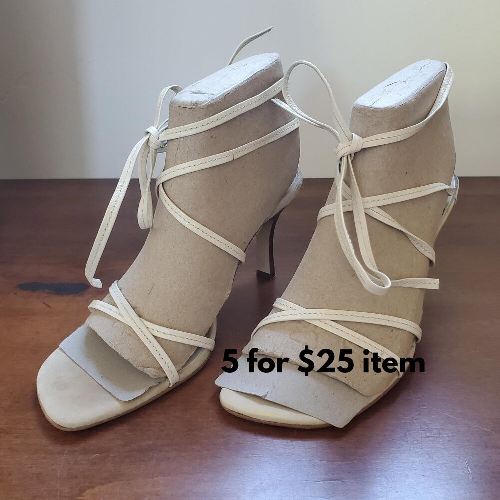 Gianni Bini Strappy sandals, size 9.